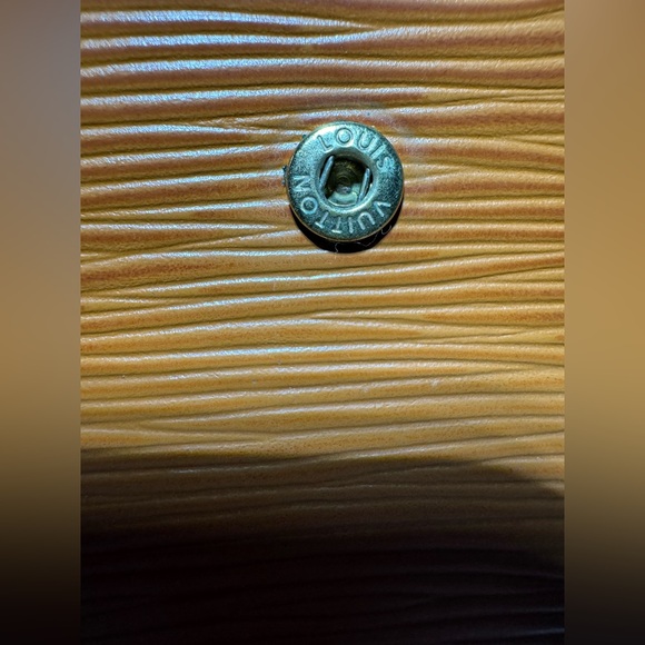 Louis Vuitton Epi Leather Elise Gold Wallet - Picture 5 of 13